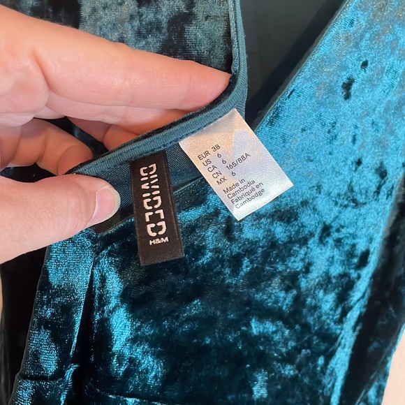 H&M Divided Green Velvet Sleeveless Midi Low Back Dress Size 6 - Picture 8 of 10